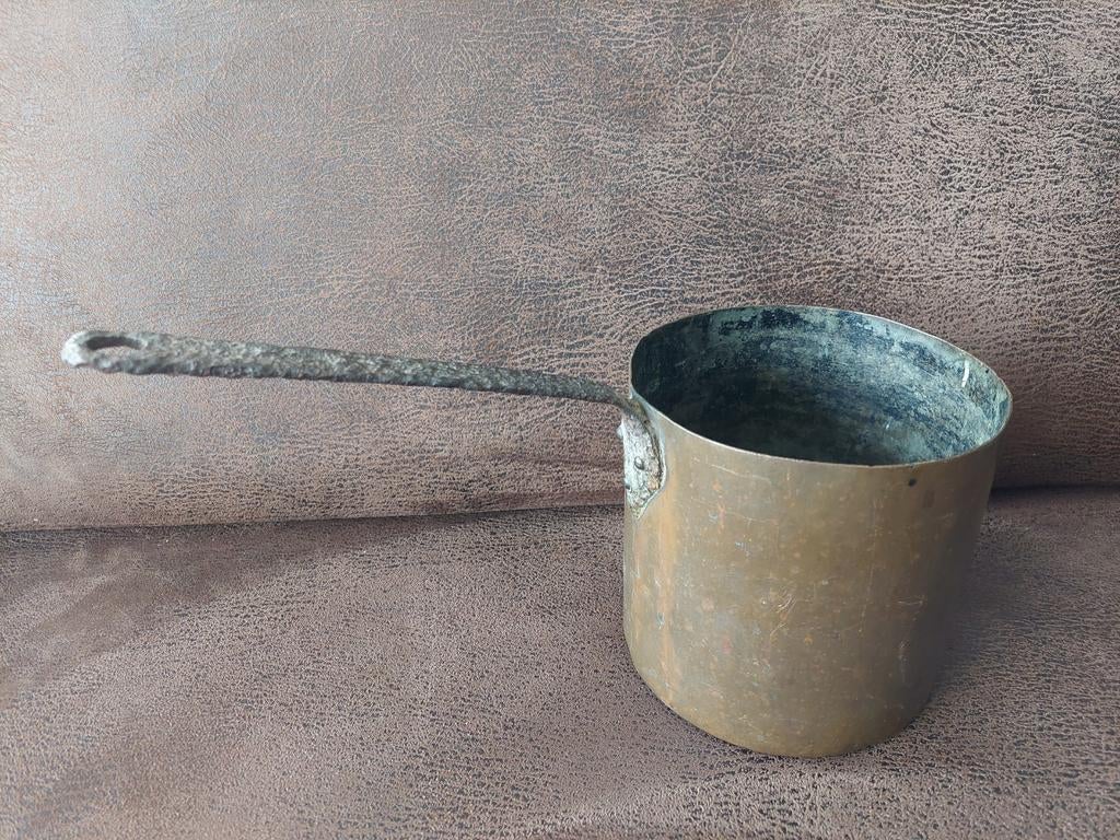 Antieke koperen pan, Ophalen, Koper