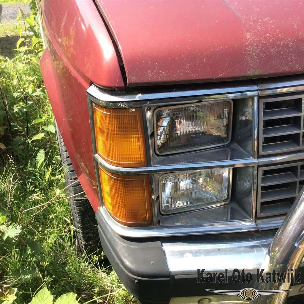 Hoekgrill rechts voor Chrysler Voyager / Grand Voyager 1984-, Gebruikt, -, -, Ophalen of Verzenden