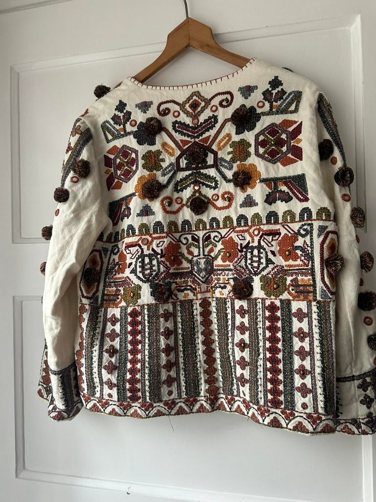 Bohemia geborduurd spiegeltjes bolletjes jasje Zara, Kleding | Dames, Wit, Ophalen of Verzenden, Zo goed als nieuw, Jasje