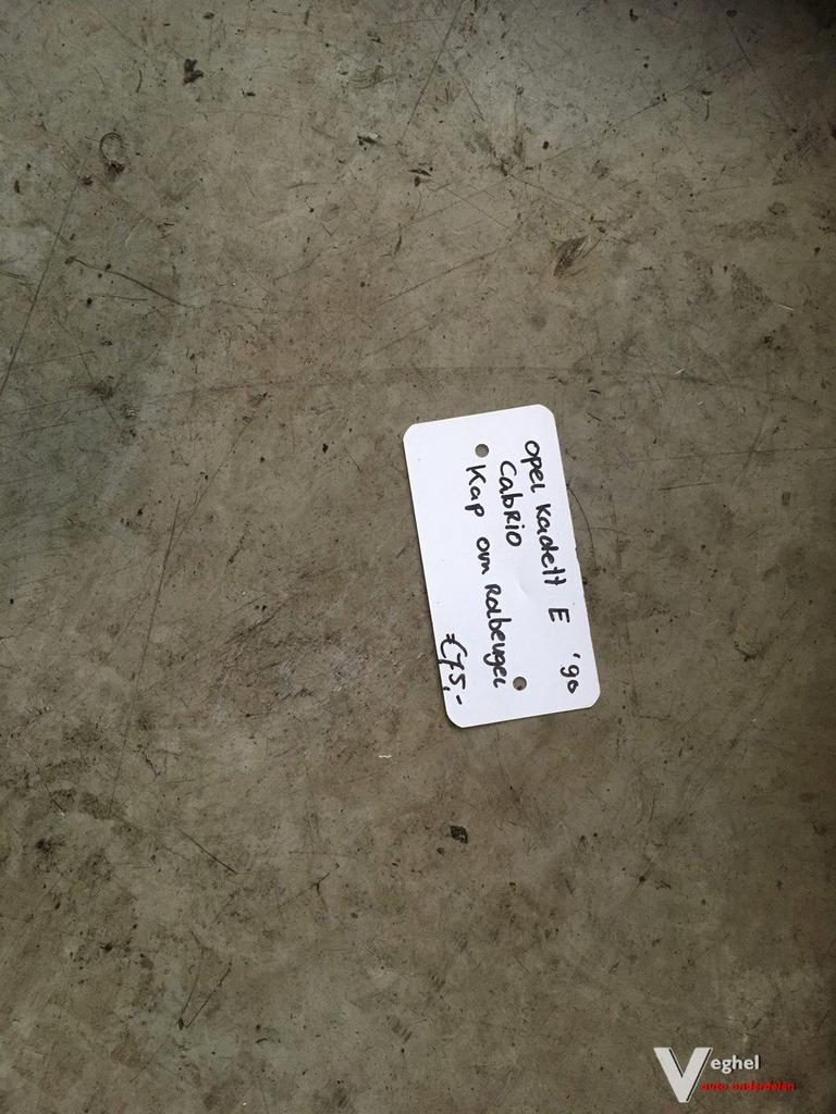 Opel Kadett E Cabrio rolbeugel afdekkap 1990