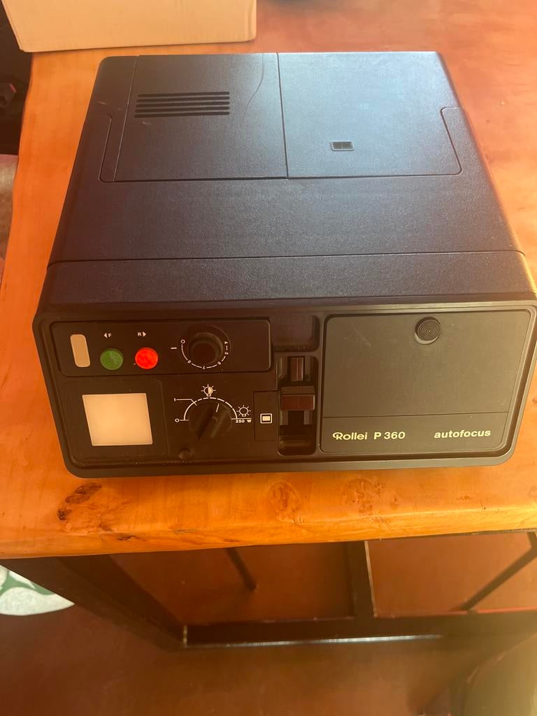 Rollei P 360 autofocus diaprojector - lampje defect, Ophalen of Verzenden, Niet werkend