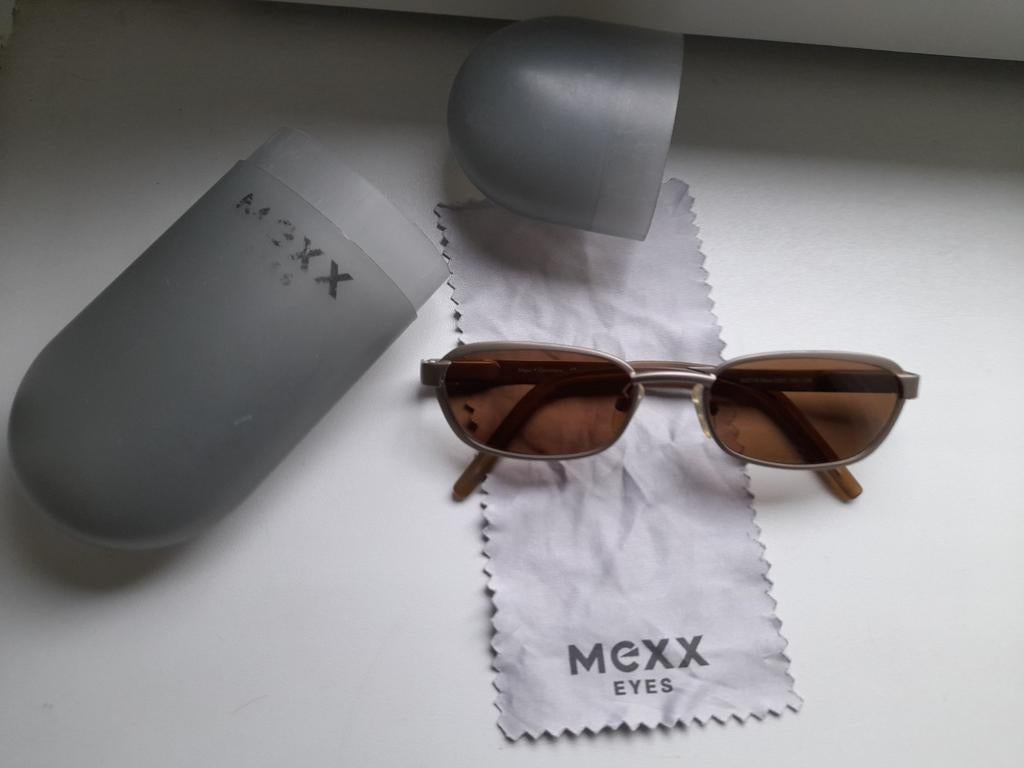 Te koop zgan Dames Mexx zonnebril compleet beige,zand,bruin, Zonnebril, Beige, Zo goed als nieuw, Ophalen