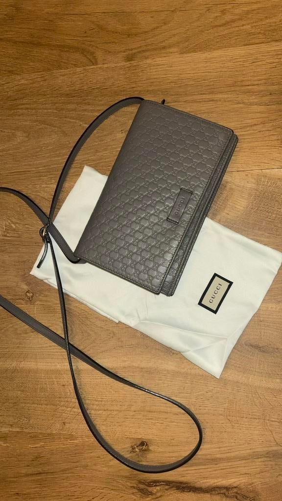 Gucci Guccissima Wallet on Chain, Sieraden, Tassen en Uiterlijk, Portemonnees, Ophalen of Verzenden, Zo goed als nieuw, Grijs