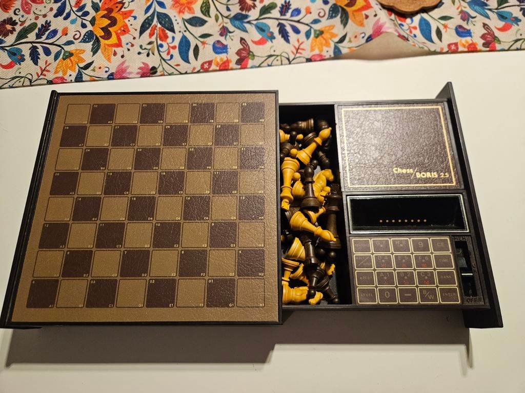 Chess Boris 2.5 schaakcomputer, Ophalen of Verzenden, Minder dan 500 stukjes
