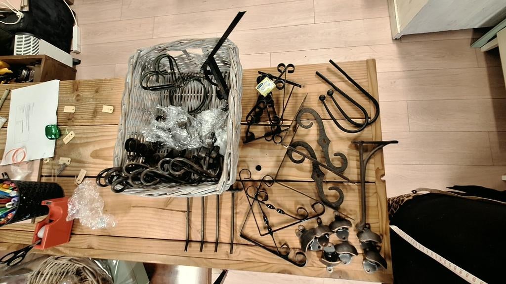 metalen houders: planken, planten, bieropeners, waxi, Ophalen of Verzenden, Gebruikt