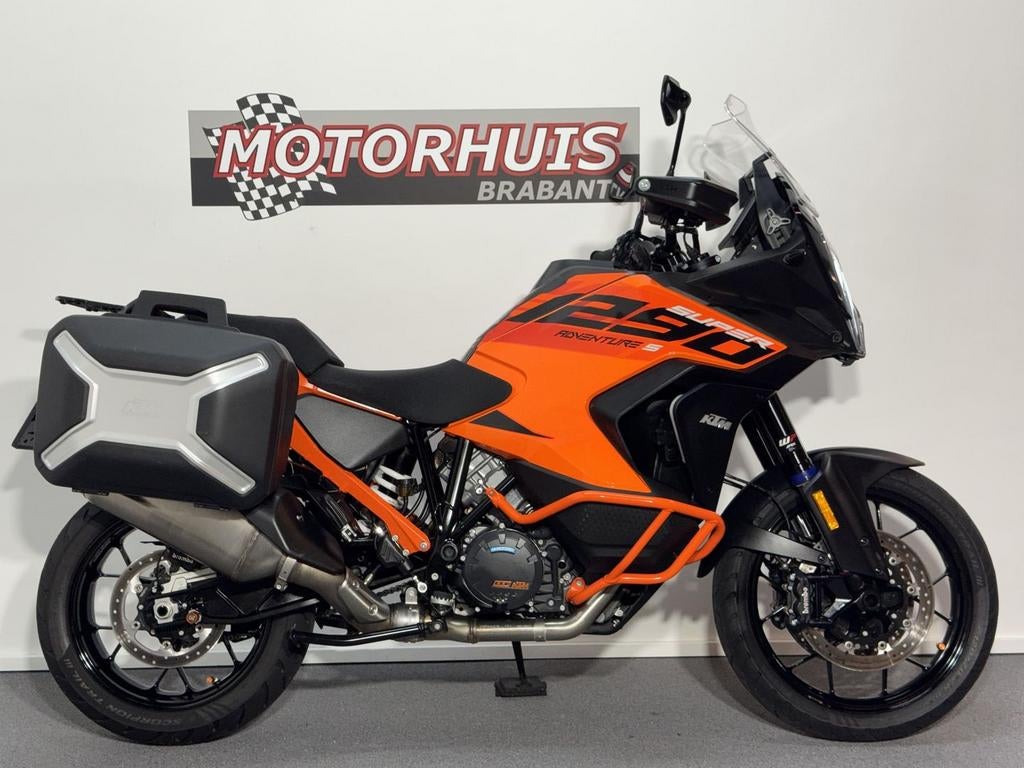 KTM 1290 SUPER ADVENTURE S (bj 2023), 2 cilinders, KTM, Bedrijf, Overig