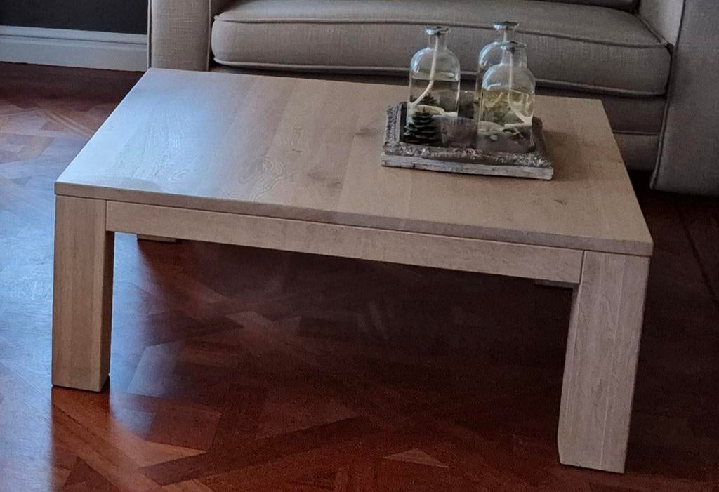 Salontafel van massief eikenhout met een white wash afwerkin, Huis en Inrichting, Stoffering | Vloerbedekking, Ophalen of Verzenden