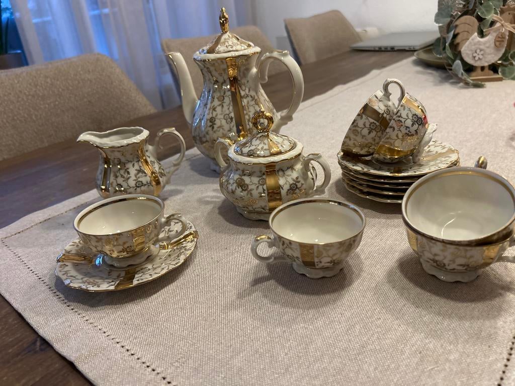 Oud theeservies met gouddecor, Duitse stijl, jaren 50, Ophalen