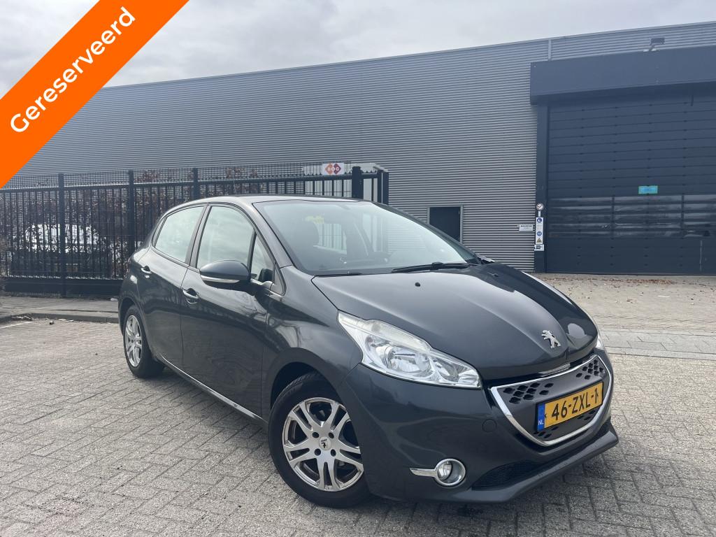 Peugeot 208 1.4 HDi Automaat|Navi|Clima Parkeersensor, Auto's, Peugeot, Automaat, Euro 5, 1398 cc, 4 cilinders