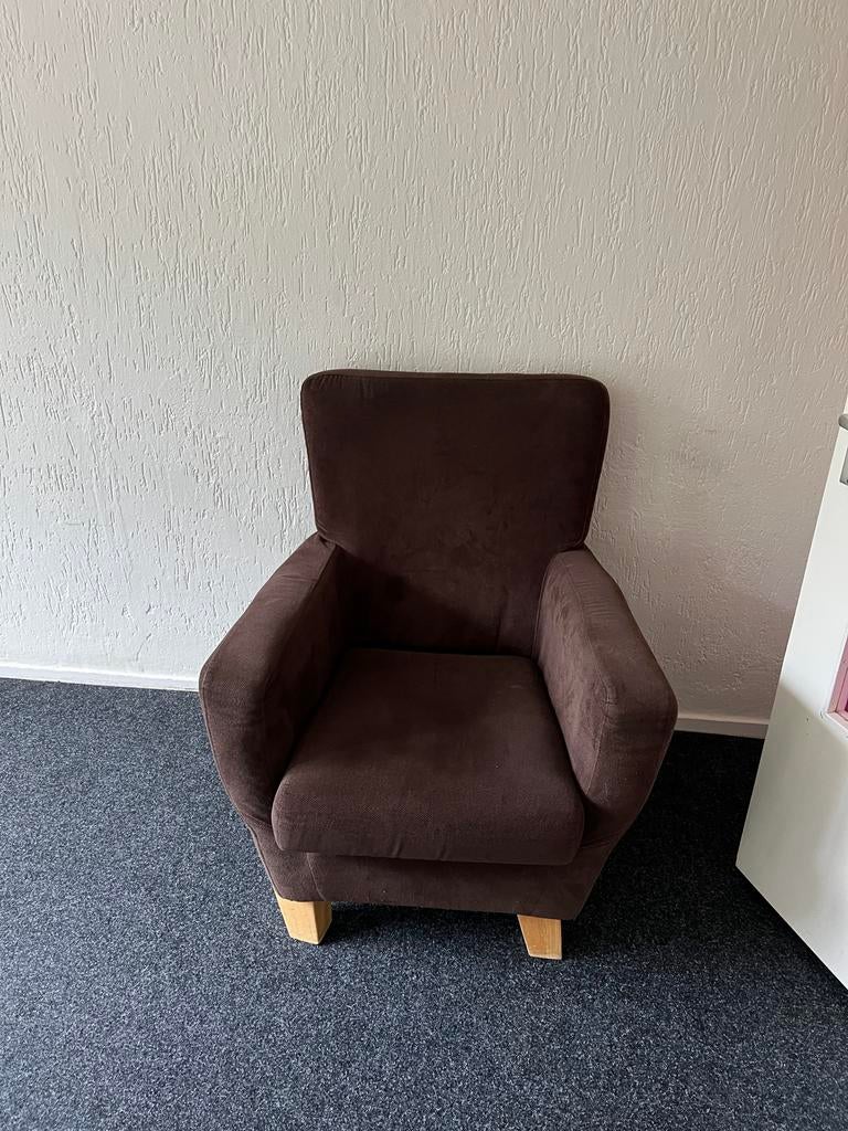 Gratis !! Twee bruine fauteuils en een leren bank, ophalen, Ophalen of Verzenden, Gebruikt, Leer