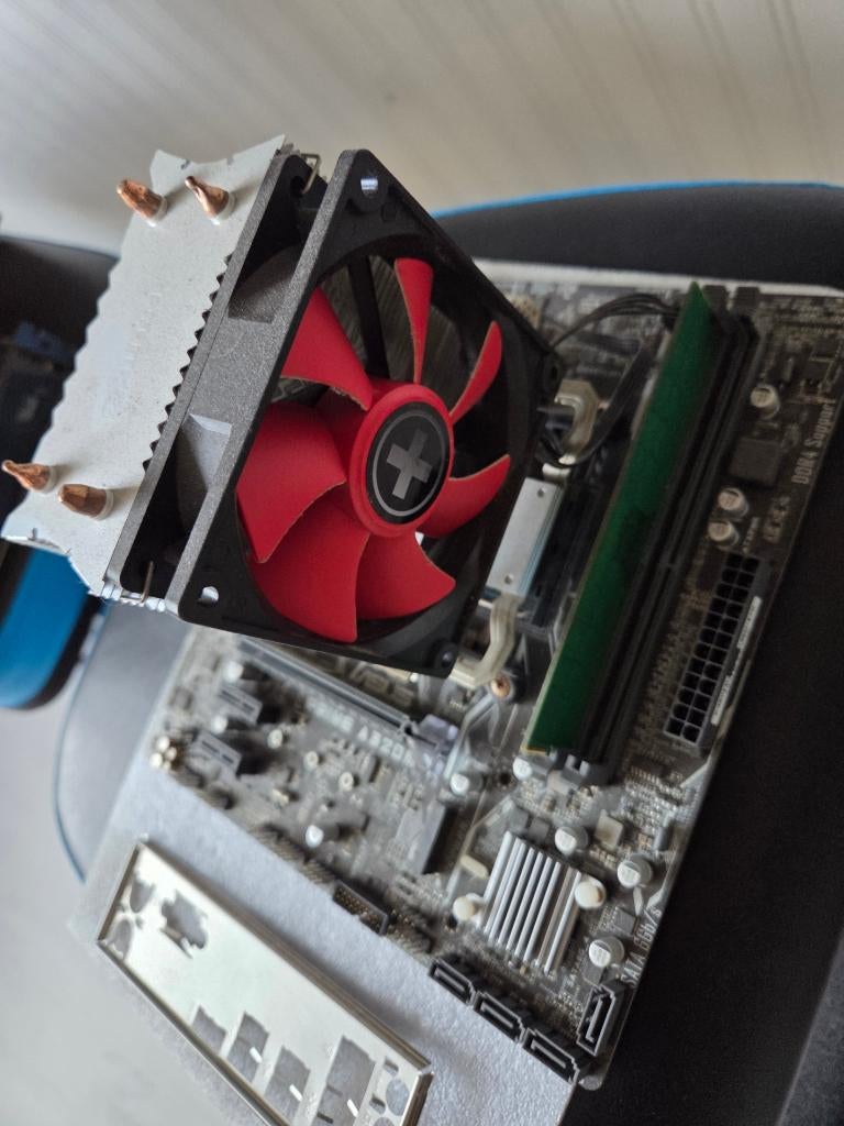 COMBO cpu+mobo+ram Ryzen 3.5GHz + 8GB DDR4 RAM, Computers en Software, Processors, Ophalen, 4-core, Zo goed als nieuw, Socket AM4