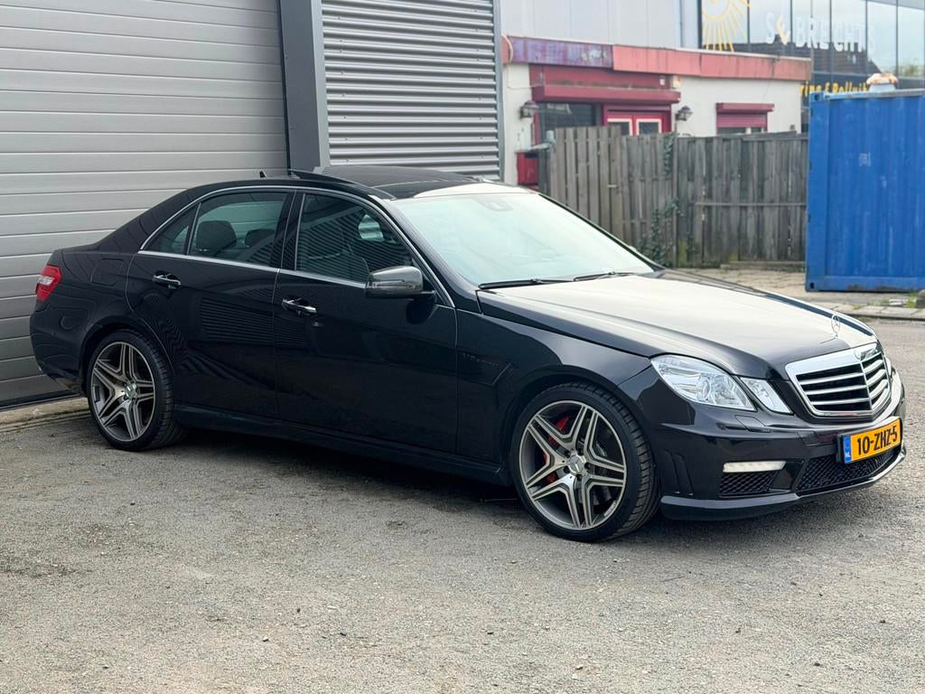 Mercedes-Benz E-klasse AMG 63, Achterwielaandrijving, Gebruikt, 8 cilinders, Zwart