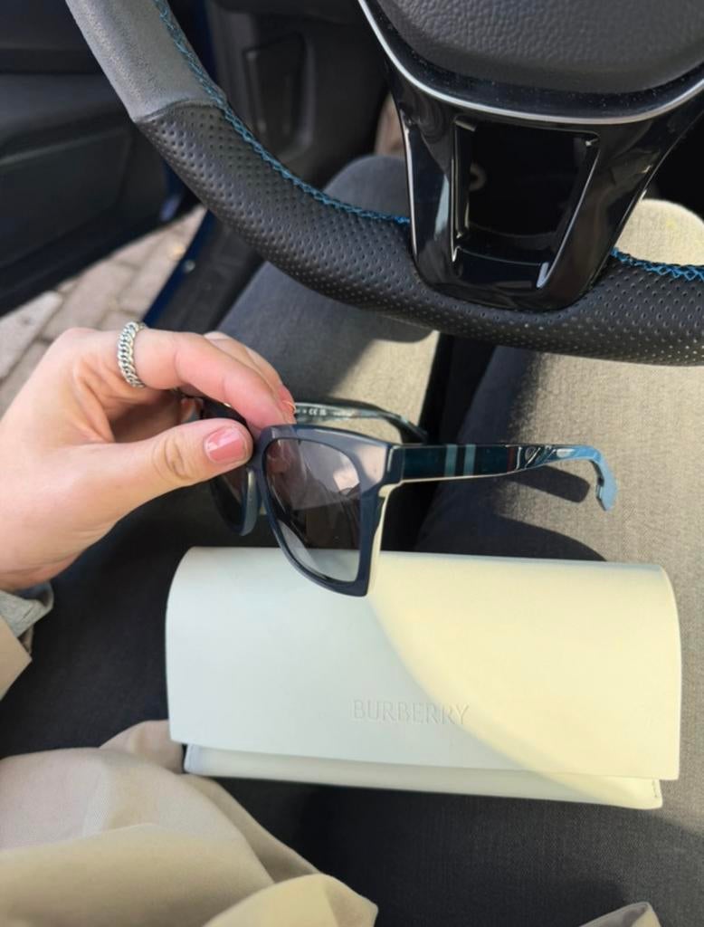 Burberry zonnebril, Gebruikt, Zonnebril, Blauw, Ophalen