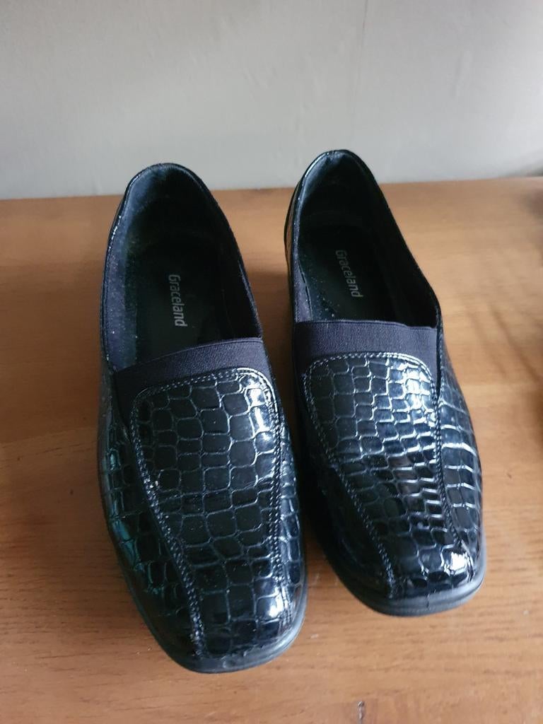 Zwarte Graceland instappers met krokodillenprint, Kleding | Dames, Ophalen of Verzenden, Zo goed als nieuw, Zwart, Instappers