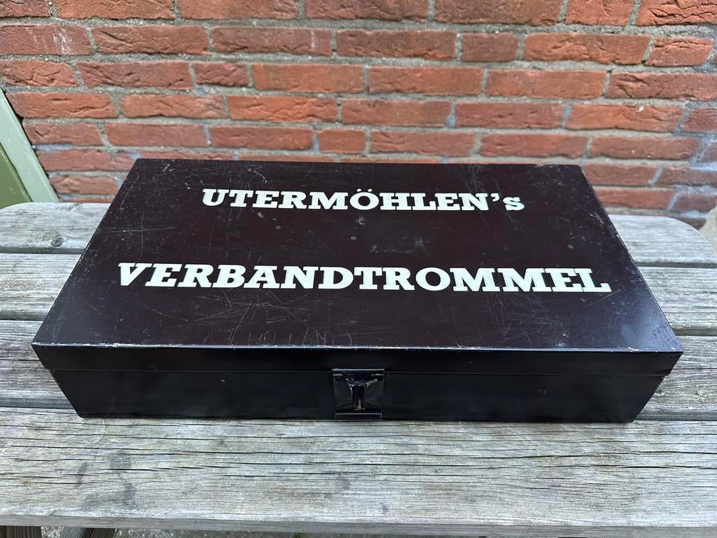 Vintage verbandtrommel - ijzer EHBO kist/trommel/doos, Ophalen of Verzenden, Zo goed als nieuw, 50 tot 100 cm, Minder dan 50 cm