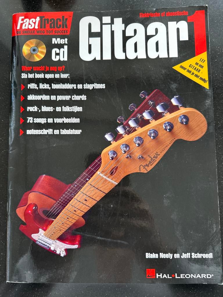 Hal Leonard, FastTrack Gitaar 1 met CD zgan!, Boeken, Ophalen of Verzenden, Gelezen, Instrument