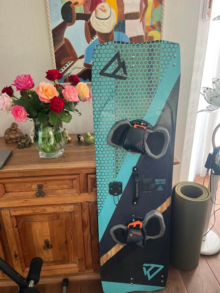 brunotti early bird  kiteboard  150 x 44 cm, Watersport en Boten, Kitesurfen, Twintip, Ophalen, Zo goed als nieuw, 4 m² of minder