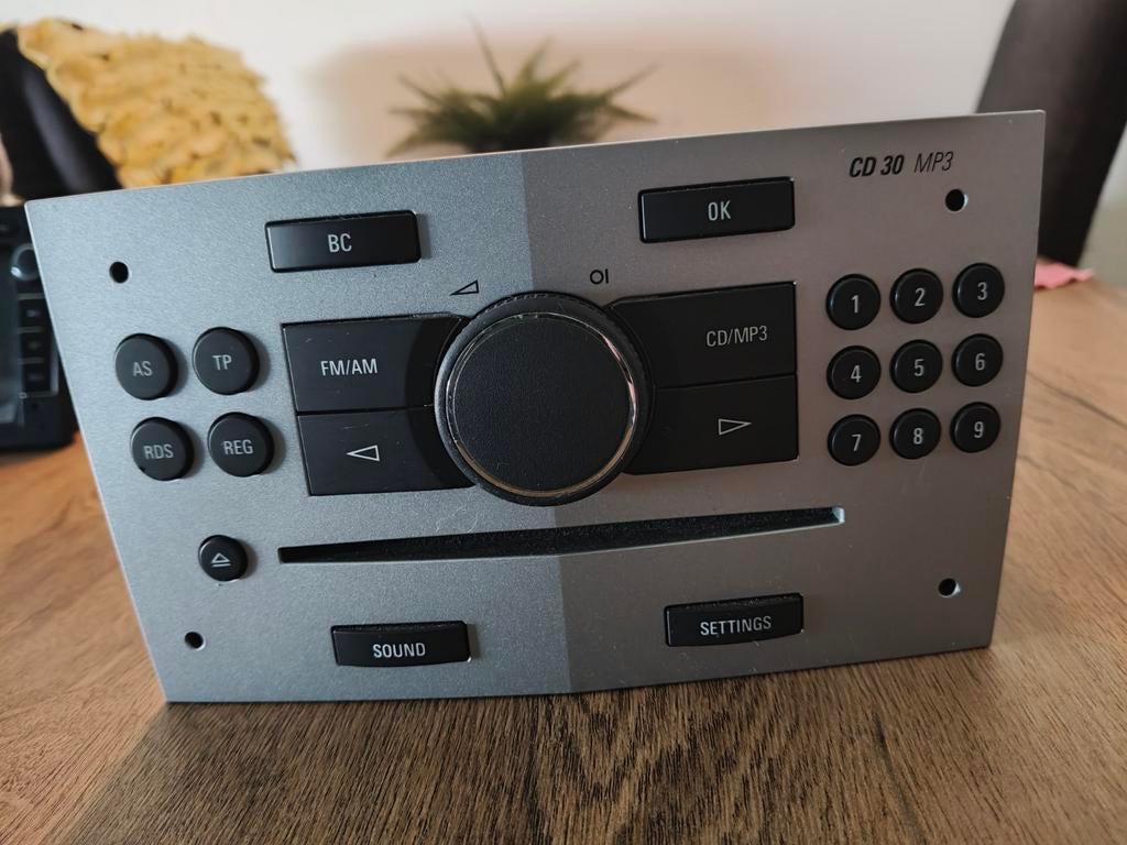Orginele auto radio Opel Astra, Ophalen