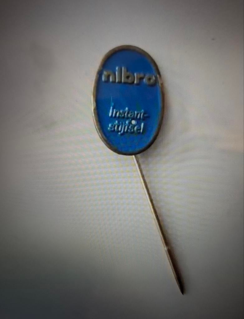 Speldje Nibro instant stijfsel, Ophalen of Verzenden, Zo goed als nieuw, Merk, Speldje of Pin