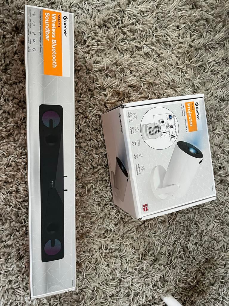 Denver PR-1500 Projector & DSB-1011 Bluetooth Soundbar, Audio, Tv en Foto, Beamers, Ophalen, Nieuw