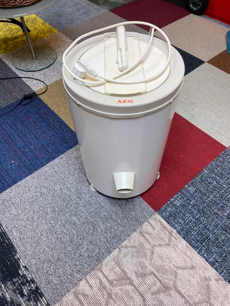 Centrifuge AEG, 6 tot 8 kg, Ophalen of Verzenden, Overige typen, 90 tot 95 cm