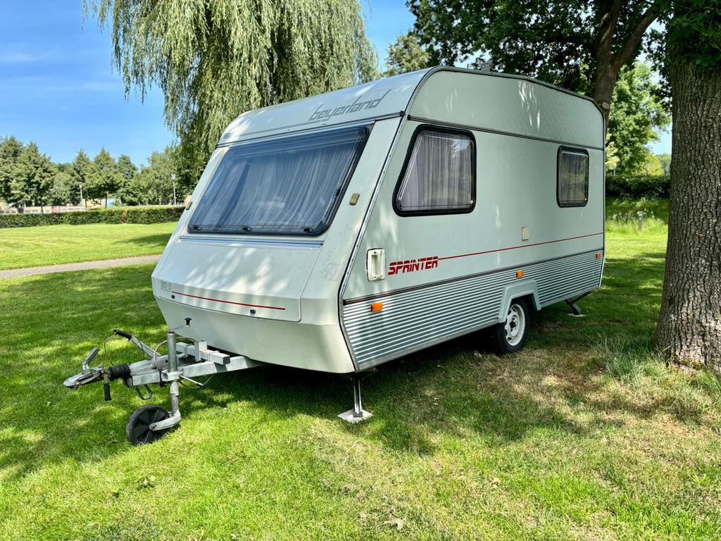 Beyerland Sprinter 390D caravan met voortent, Caravans en Kamperen, Caravans, Treinzit, Dwarsbed, Tot en met 4, Luifel
