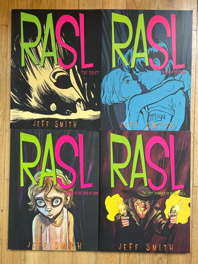 RASL Complete Serie - Jeff Smith (4 delen), Boeken, Complete serie of reeks, Ophalen of Verzenden, Zo goed als nieuw, Amerika