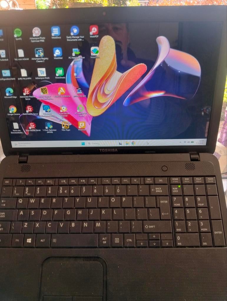 Toshiba laptop 15,6 inch, Computers en Software, Windows Laptops, Zo goed als nieuw, 15 inch, SSD, 2 tot 3 Ghz, Qwerty, Met videokaart