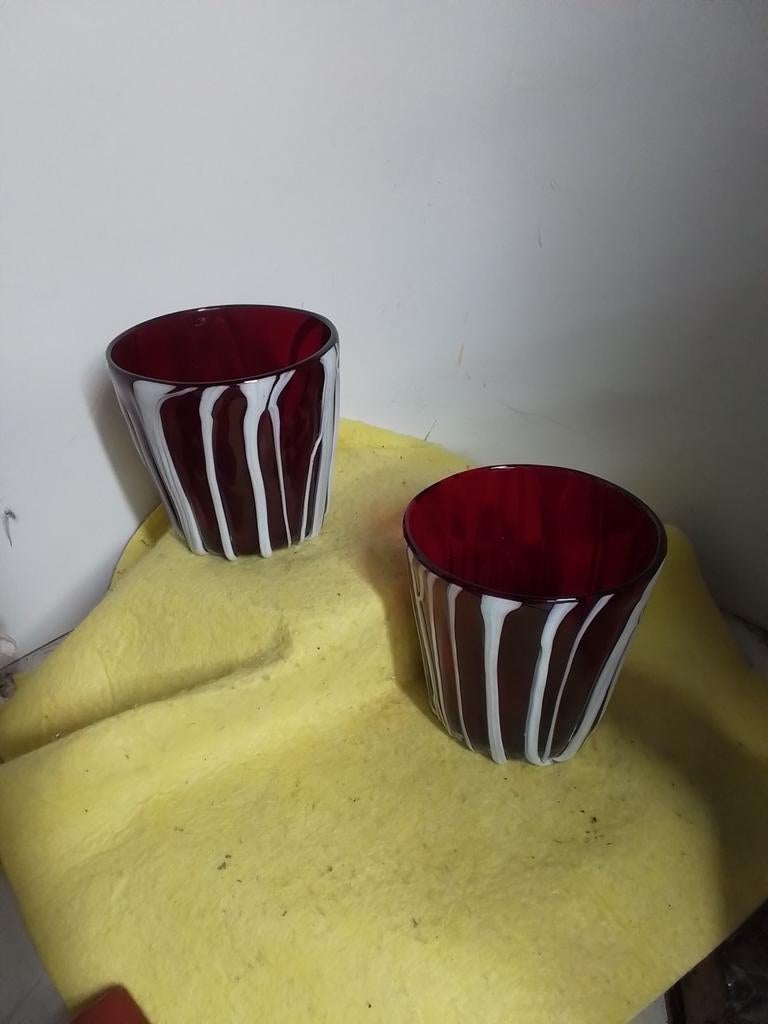 10111) 2 mooie oude gekleurde glazen  vazen 14x14cm, Ophalen of Verzenden