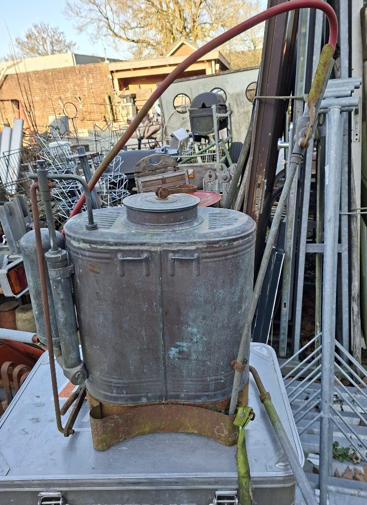 Vintage Rugspuit, Ophalen