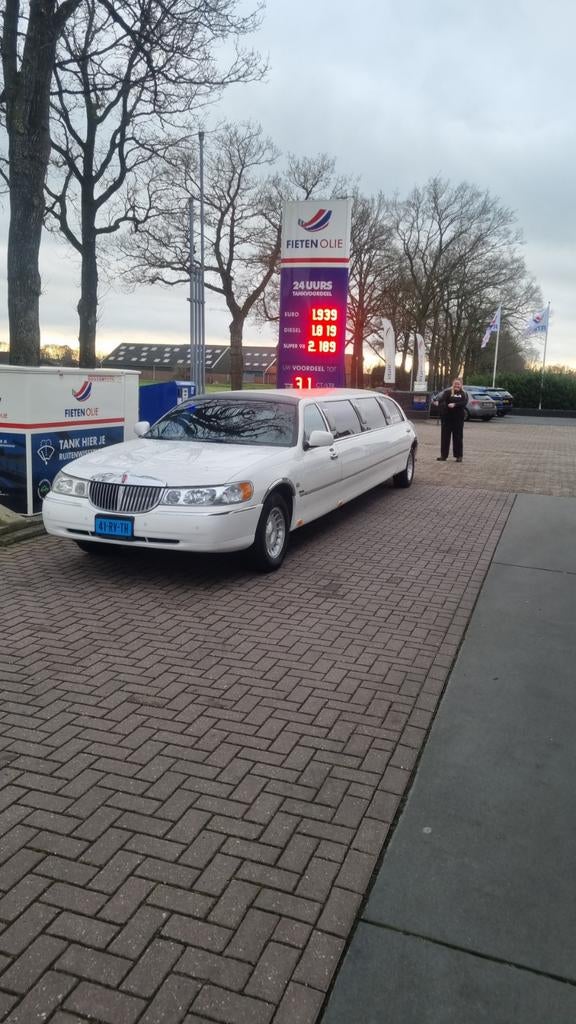 Limousine te huur met chauffeur max 8 personen
