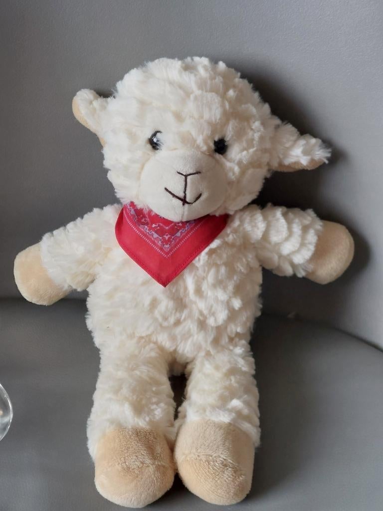 Witte schaap knuffel met rode bandana, Ophalen of Verzenden, Zo goed als nieuw