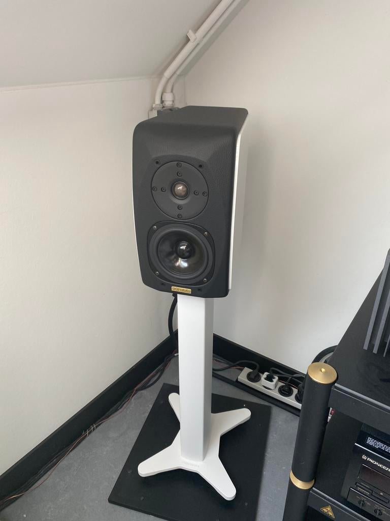 Opera Mezza 2012 incl. Dynaudio stands 10, Overige merken, Ophalen of Verzenden, Zo goed als nieuw, 120 watt of meer