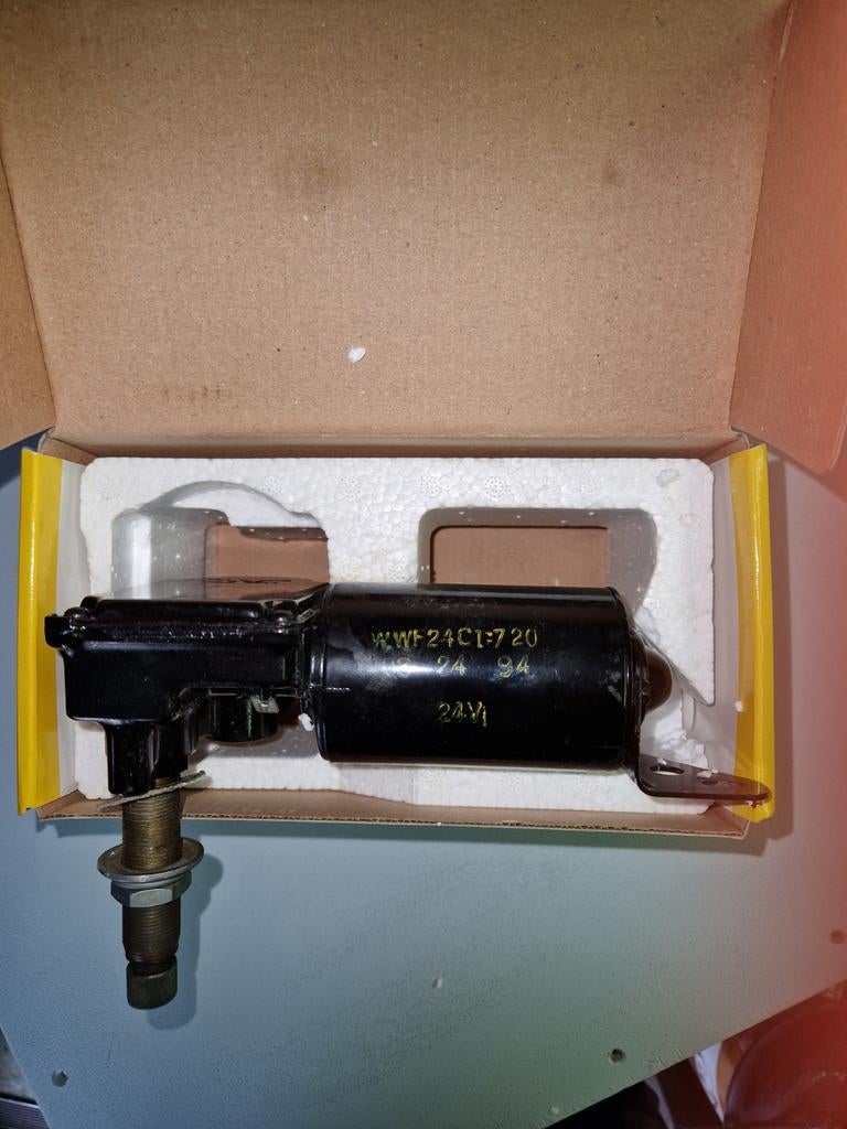 VETUS Ruitenwissermotor 24 volt - Nieuw in doos, Ophalen of Verzenden, Nieuw, Motor en Techniek