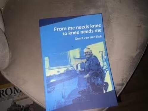 from me needs knee to knee needs me, Ophalen of Verzenden