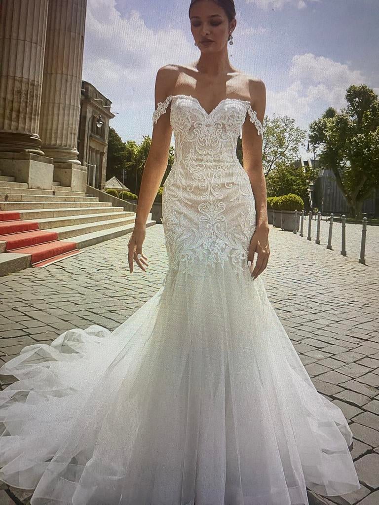 UITVERKOOP! Gratis toegang! Zónder afspraak! Korting t/m 75, Ophalen, Zo goed als nieuw, Blauw, Trouwjurk