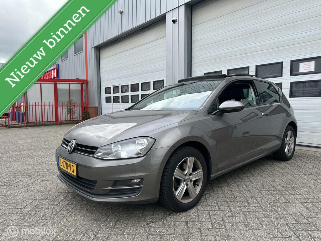 Volkswagen Golf 1.2 TSI Highline/Pano.Dak/PDC V+A/Cruise, Voorwielaandrijving, Euro 5, Gebruikt, 4 cilinders