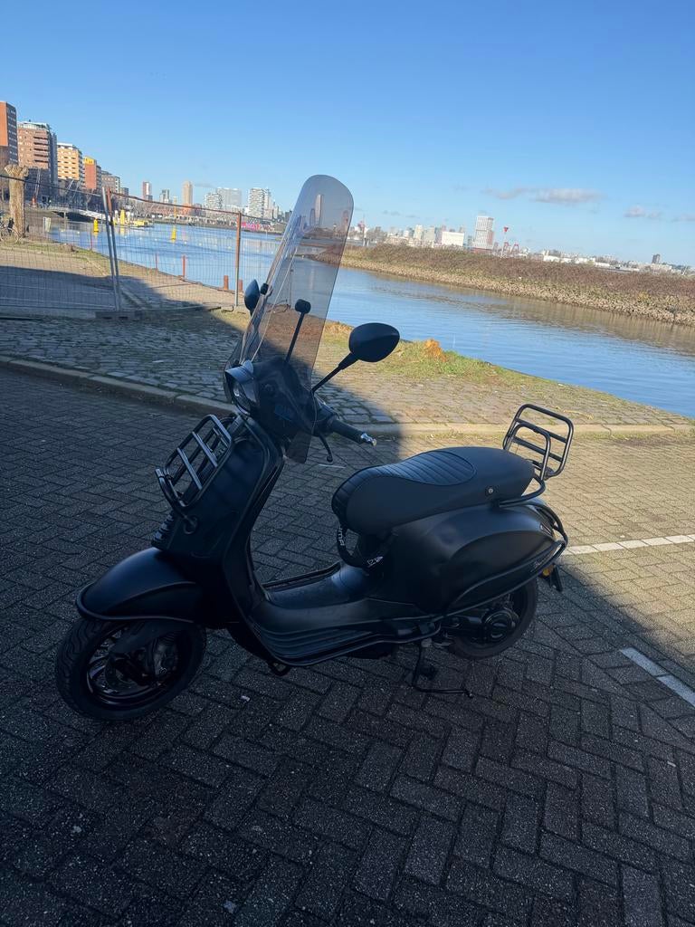 Vespa Sprint Notte Mat Zwart 2017 - LED, Valbeugels,Alarm,, Ophalen, Gebruikt, Overige modellen, Maximaal 45 km/u