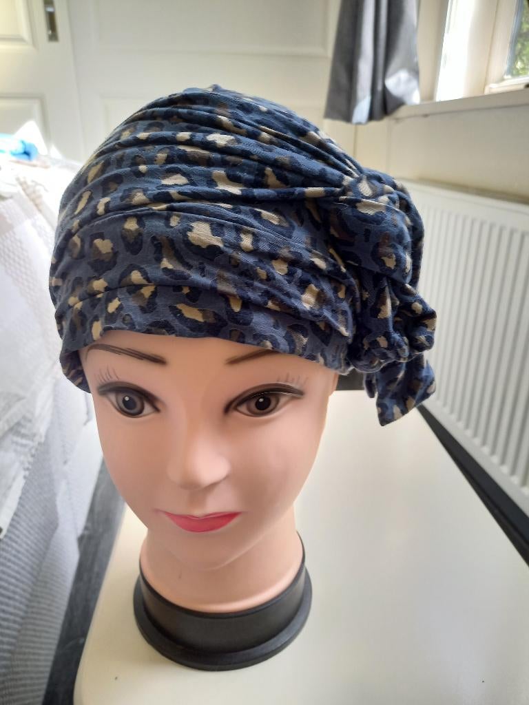 Sjaalmutsjes van Rosette la Vedette, Maat 46/48 (XL) of groter, Rosette la Vedette, Ophalen of Verzenden, Zo goed als nieuw