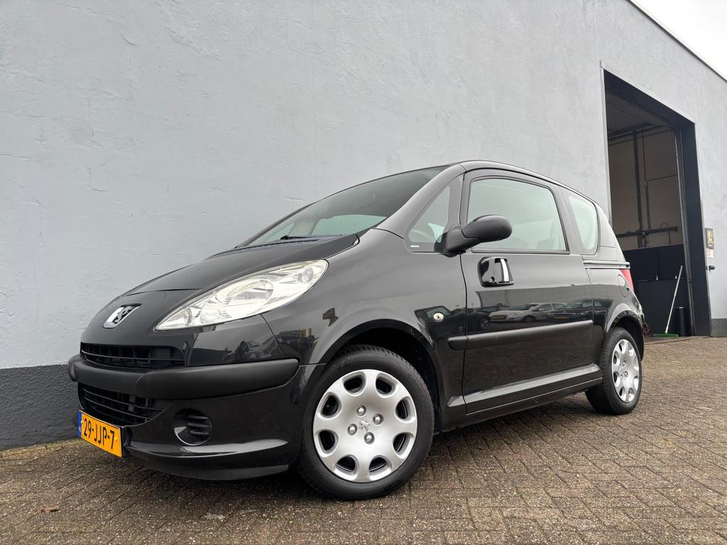 Peugeot 1007 1.4 Urban - Airco, Voorwielaandrijving, 15 km/l, 4 cilinders, 4 stoelen