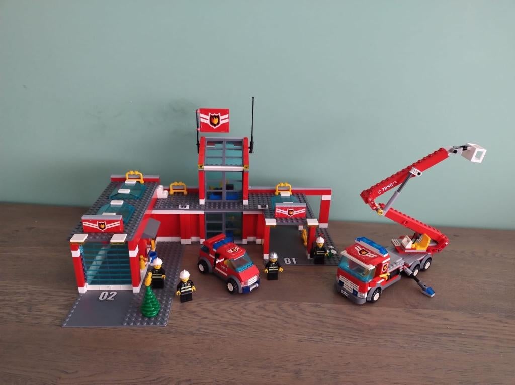 Lego City brandweer kazerne fire station 7945, Ophalen of Verzenden, Gebruikt, Complete set, Lego