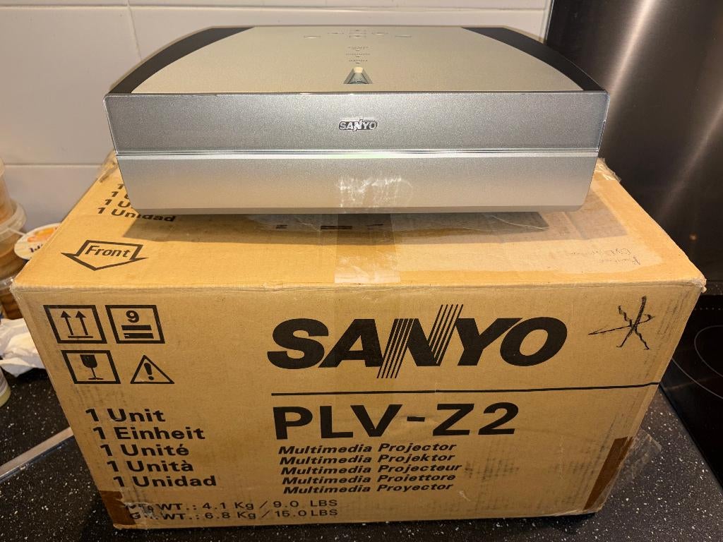 Sanyo PLV - Z2 LCD Beamer Z.G.A.N. in Doos., Audio, Tv en Foto, Beamers, HD (720), Verzenden, LCD, Sanyo