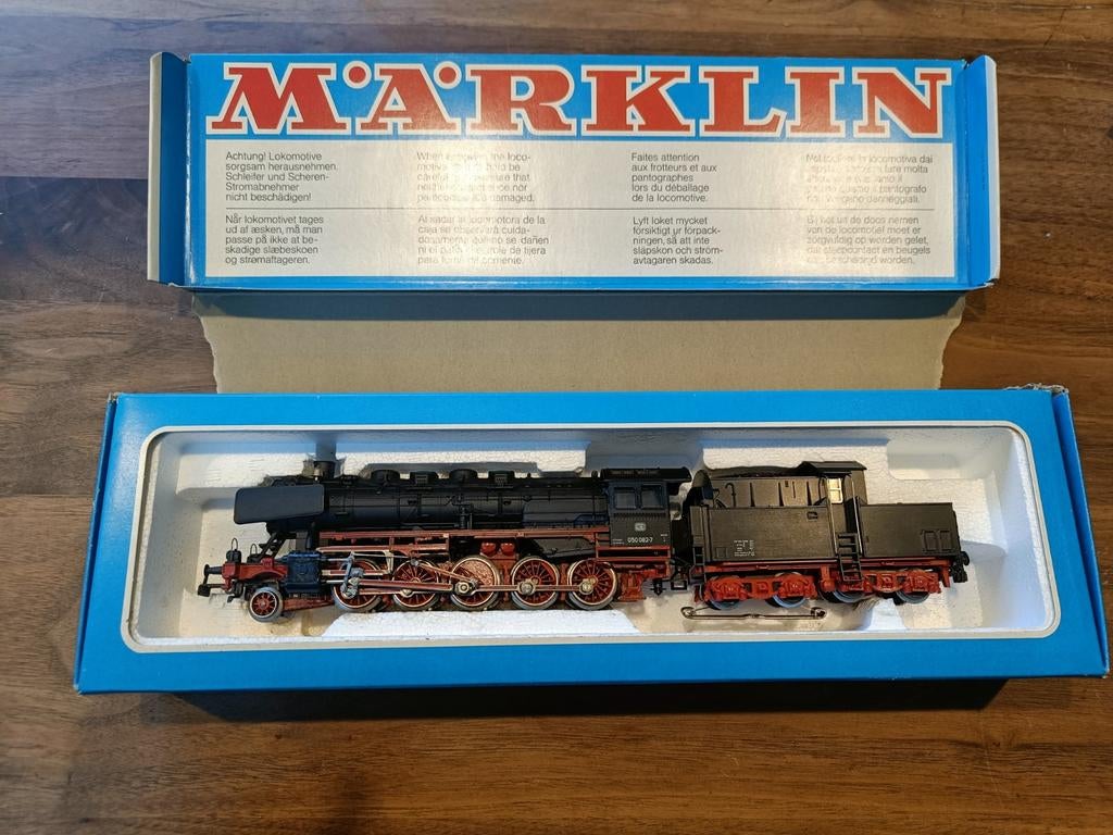 Märklin Stoomlocomotief 3084 met Tender - Zo goed als nieuw, Hobby en Vrije tijd, Modeltreinen | H0, Wisselstroom, Locomotief