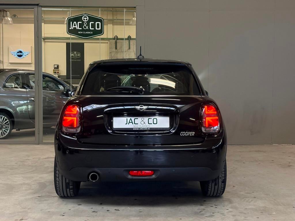 Mini Mini 1.5 Cooper Salt Business 5 deurs automaat, Auto's, 136 pk, Gebruikt, Leder en Stof, Bedrijf