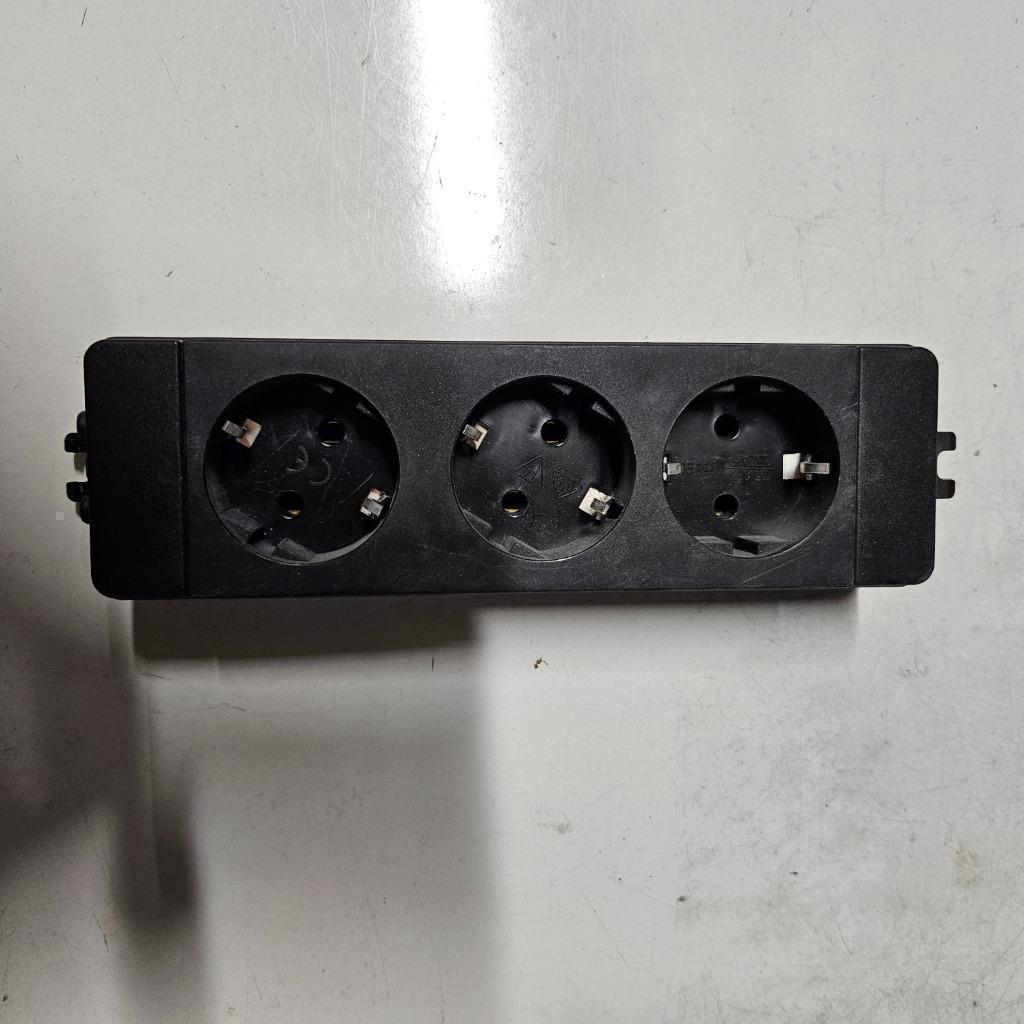 Schulte 3-voudige stekkerdoos type 901 bureau blok