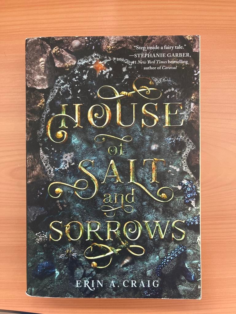 House of Salt and Sorrows - Erin A. Craig, Ophalen of Verzenden, Gelezen