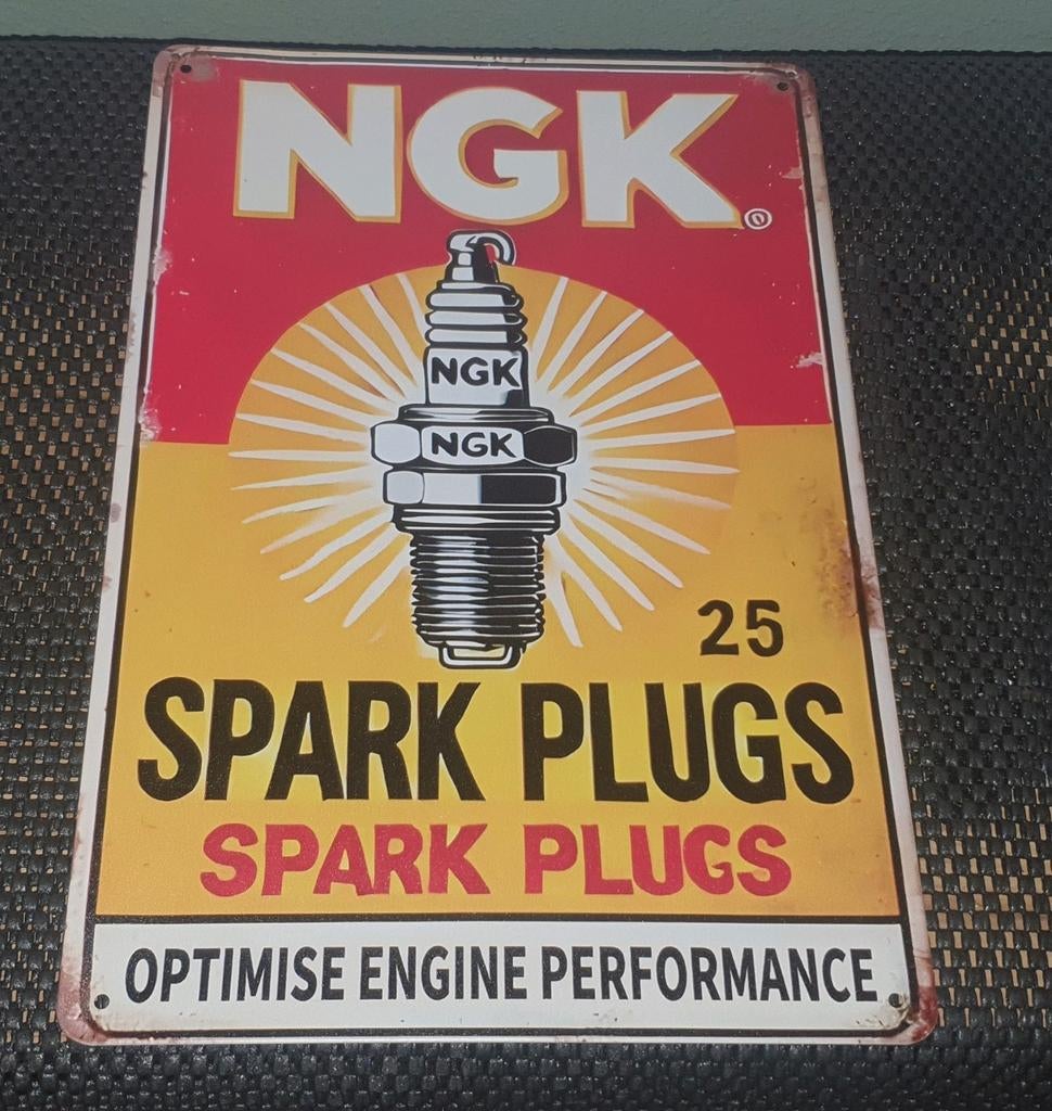  Vintage Look NGK Spark Plugs Metalen Reclamebord, Verzamelen, Ophalen of Verzenden, Nieuw, Reclamebord