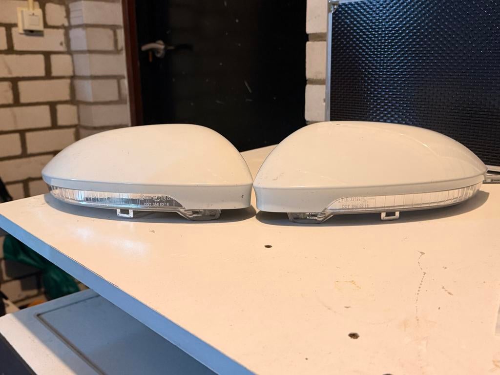 Originele VW Golf 8 Witte Spiegelkappen + Knipperlichten, Ophalen of Verzenden, Gebruikt, Volkswagen