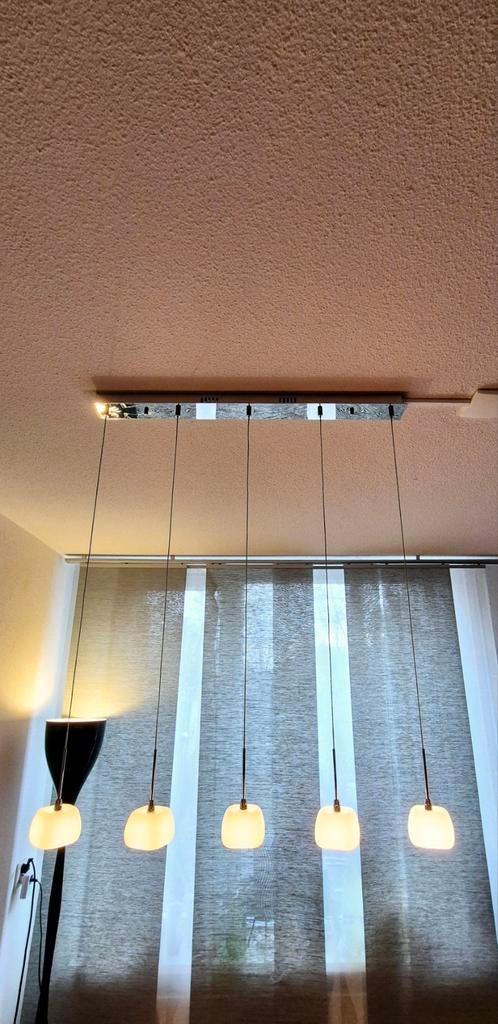 Erg mooie, moderne hanglamp aangeboden, 50 tot 75 cm, Ophalen of Verzenden, Zo goed als nieuw, Glas