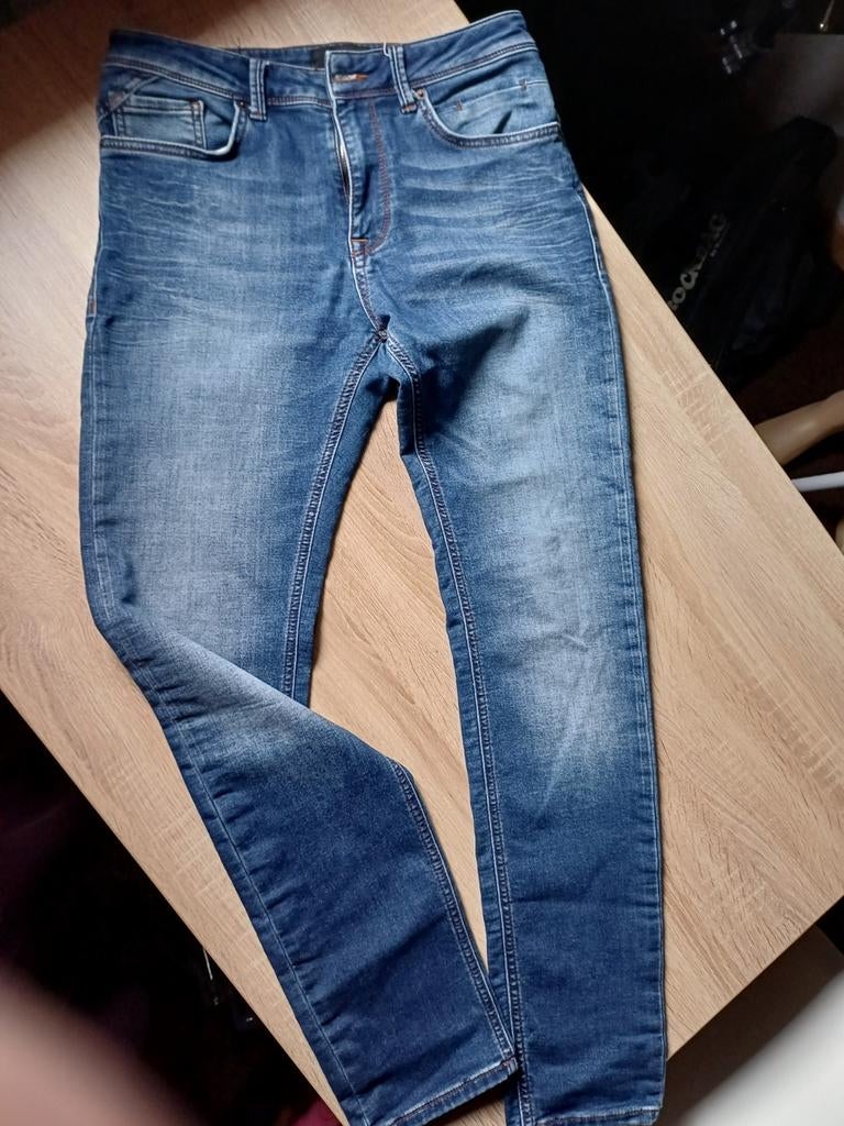 Refill blauwe jeans - comfortabel en duurzaam zgan, Kleding | Heren, Spijkerbroeken en Jeans, Ophalen, Blauw, Zo goed als nieuw